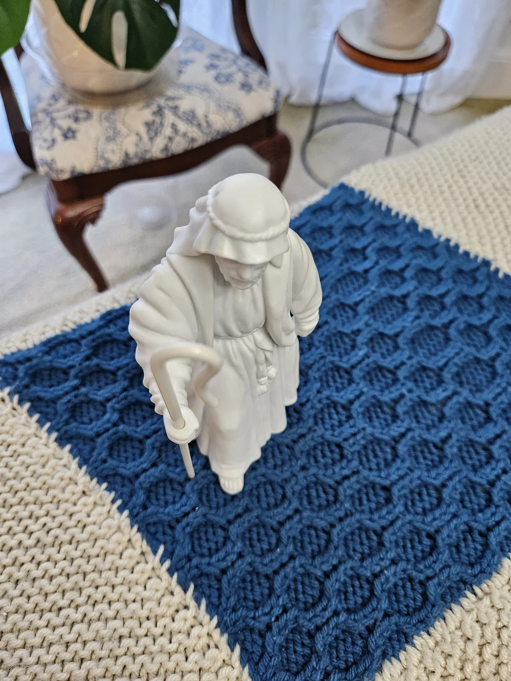 Avon Nativity Collectibles The Shepherd Porcelain Figurine 1983 Vintage